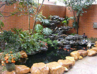 保持庭院假山鱼池水的清澈的办法介绍